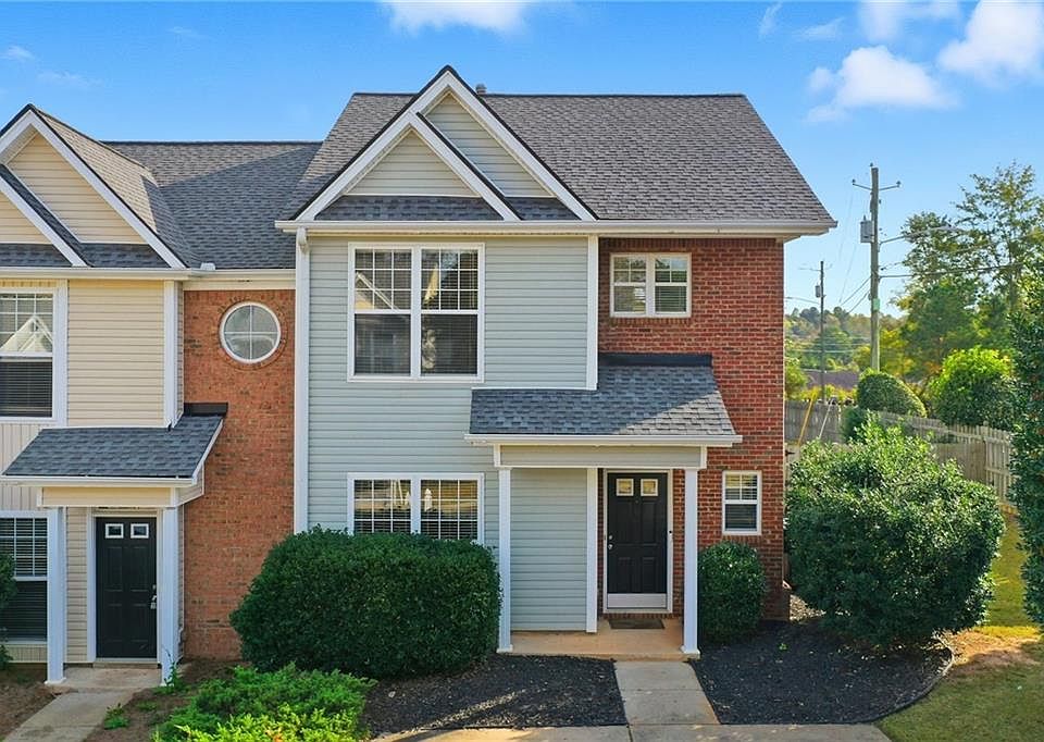 1st image of 10 Pearl Chambers Dr