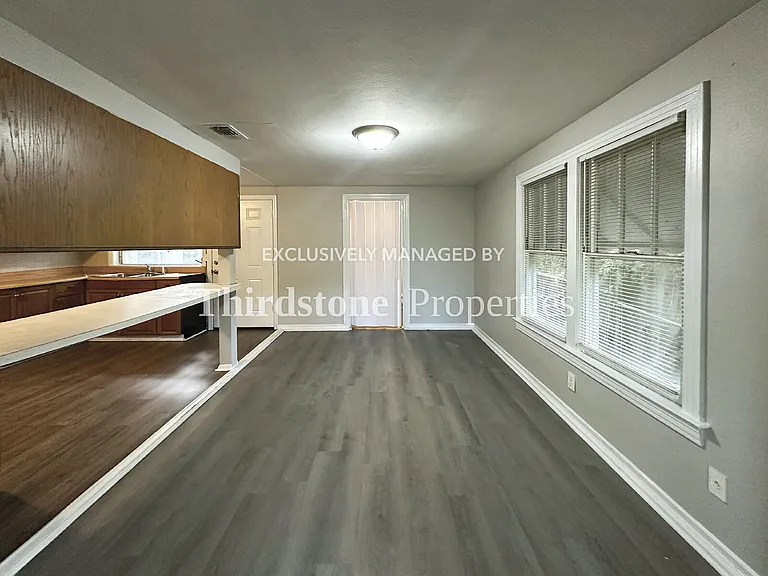 6965 Lorain St — Photo 10
