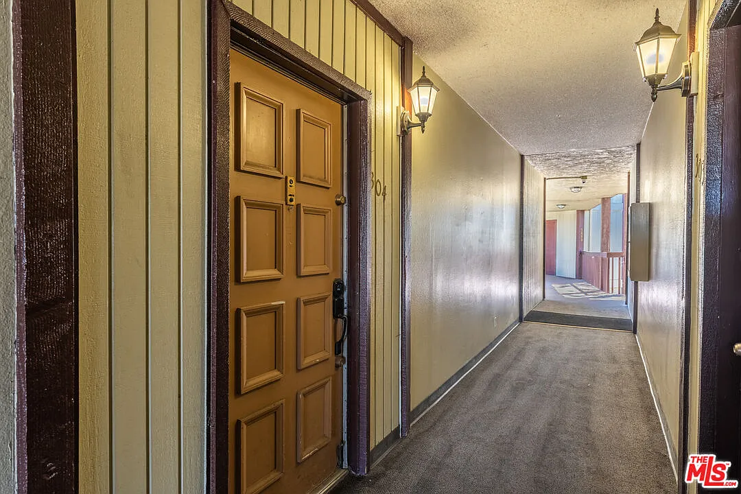 2 bed, 2.0 bath, 753 sqft, $3,350 — Photo 2