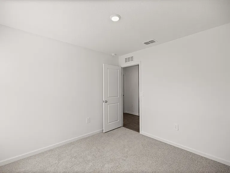 3155 NE 38th St — Photo 13