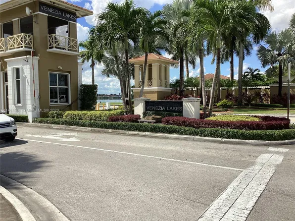 14121 SW 129th Ct, Miami, FL 33186