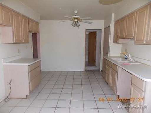 4th image of 24426 Blackmar Ave