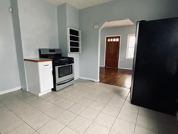 5th image of 22401 Ivan Ave #22401