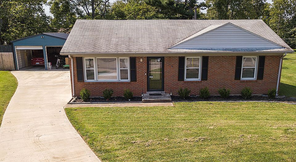1st image of 132 Emerson Dr