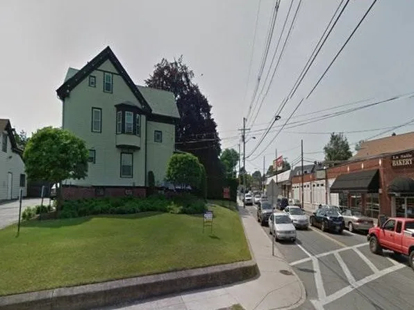 996 Smith St, Providence, RI 02908
