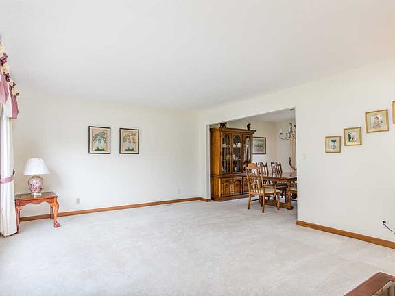 5th image of 2989 Monroe Dr