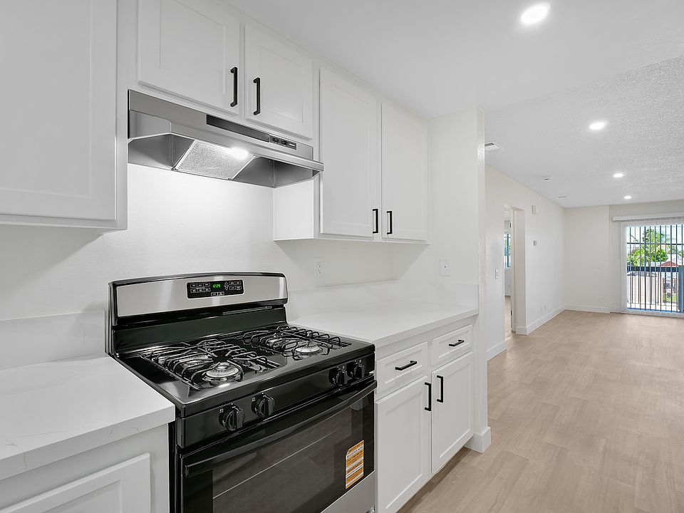 1st image of 4928 Durfee Ave APT 17