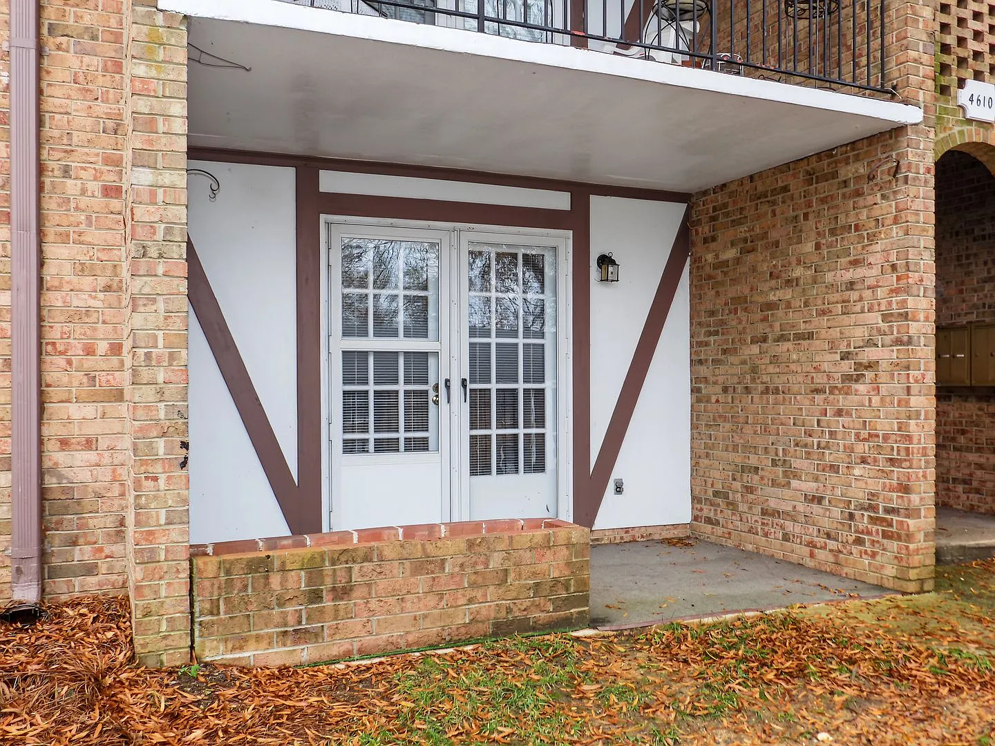 4610 Lawndale Drive — Photo 2