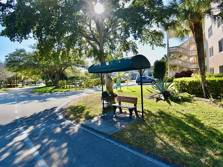 4301 Martinique Cir #K1 — Photo 22