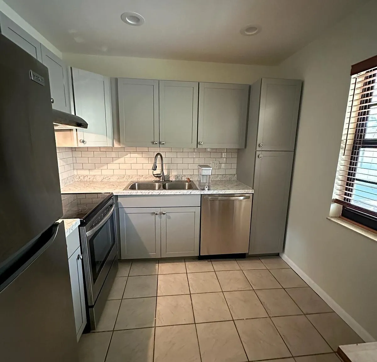 2 bed, 2.0 bath, 936 sqft, $2,000 — Photo 4