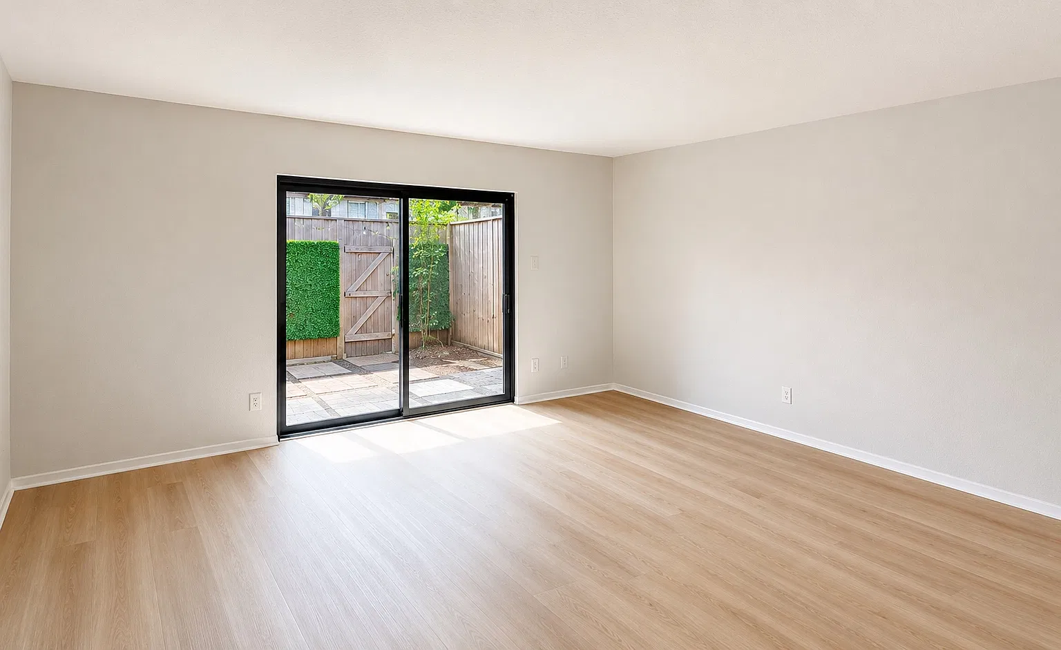2 bed, 2.5 bath, 1500 sqft, $1,650 — Photo 2