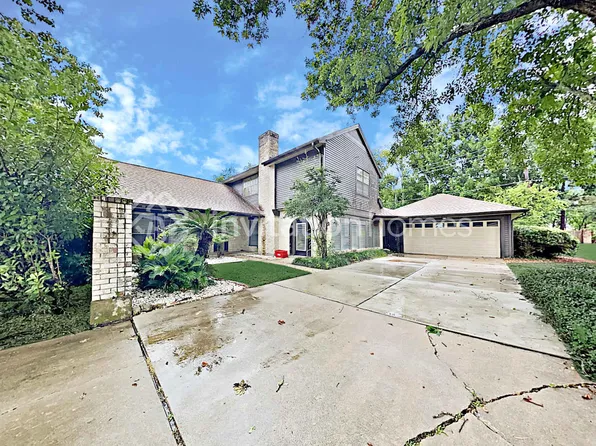 4238 Honey Oaks Dr, Seabrook, TX 77586