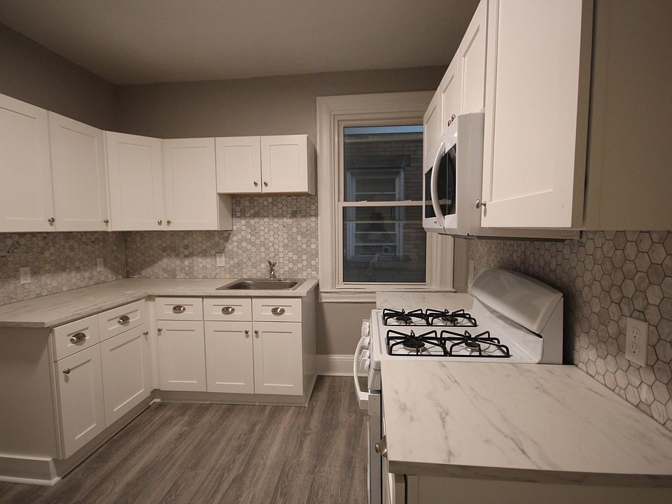 1st image of 2841 Centre Ave #10