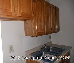 3rd image of 908 N Broadway Ave APT 305