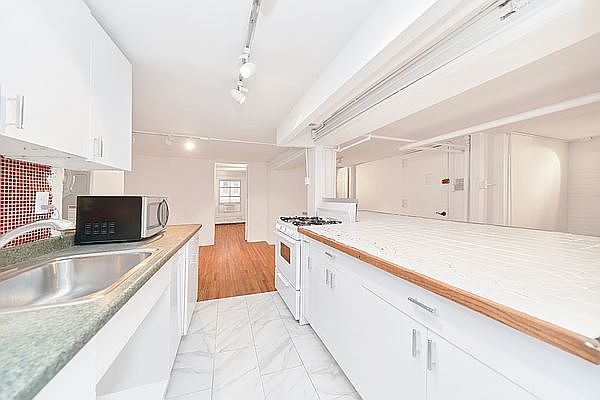 1st image of 60 Pearl St APT 4