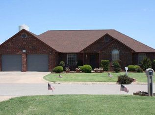 1005 Magnolia St, Waurika, OK 73573