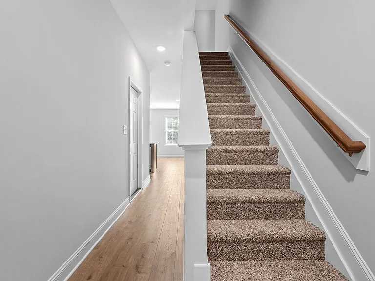 324 W Saltgrass Ln — Photo 5