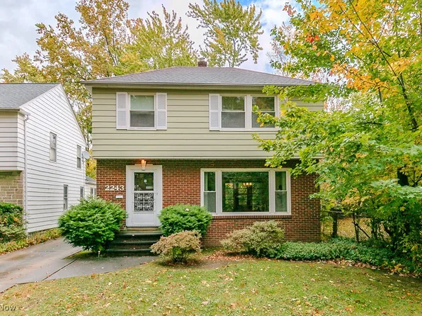 2243 Wrenford Rd, University Heights, OH 44118