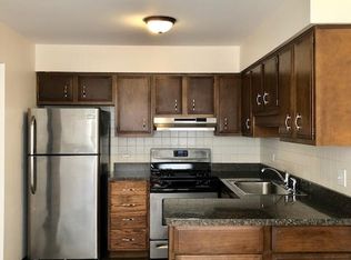 4528 Elm Ave APT 1S, Brookfield, IL 60513