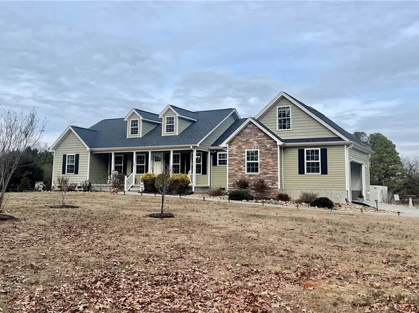 125 Oak Forest Trl, Seneca, SC 29678