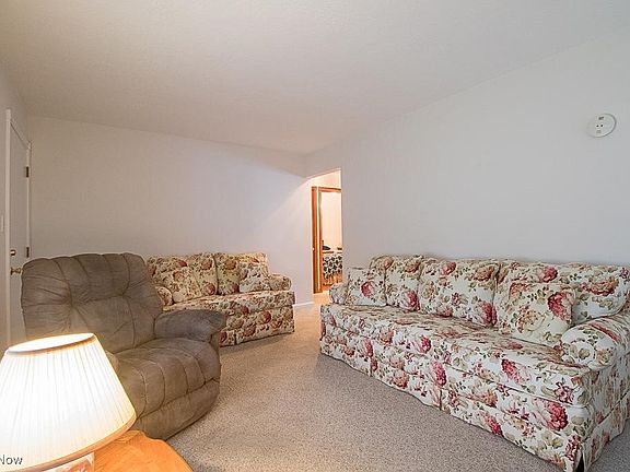 5th image of 825 E 256th St