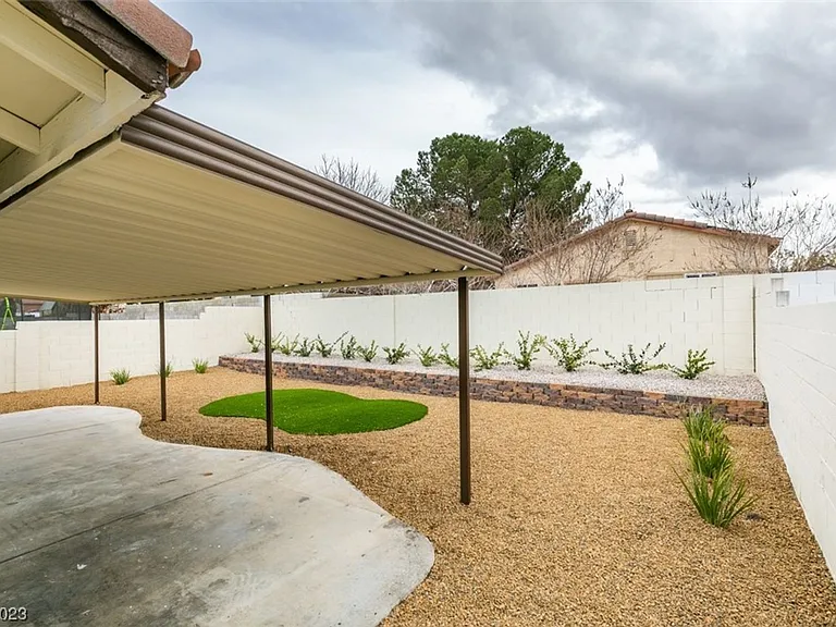 598 Jackson Dr — Photo 38