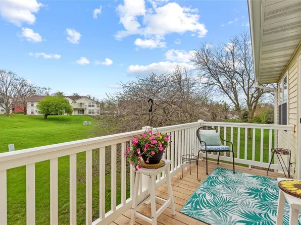 4019 Summerfield Ln NE APT D, Cedar Rapids, IA 52402