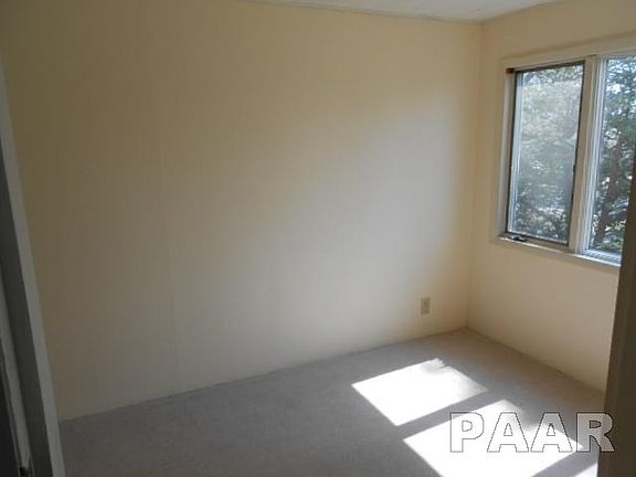 3rd image of 325 W Knoll Crest Dr