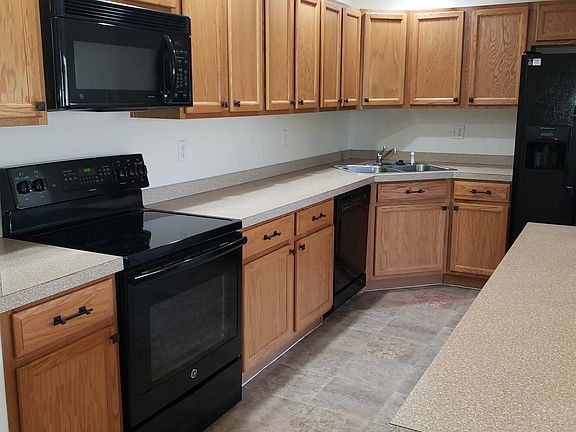 Kitchen with plenty of storage