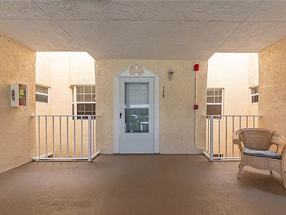 5th image of 173 Grove Isle Cir #173