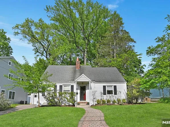 112 Wayne Ave, River Edge, NJ 07661