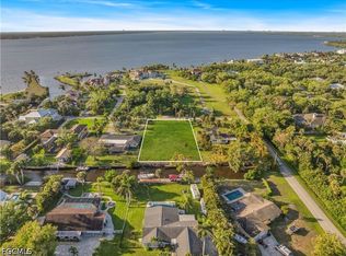 62 Wolcott Dr, North Fort Myers, FL 33903