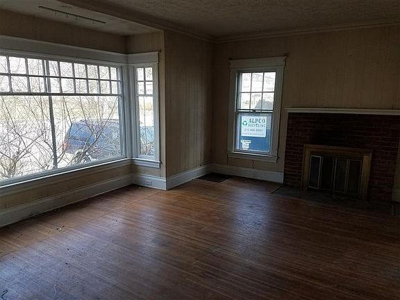 3rd image of 5960 New Hartford St