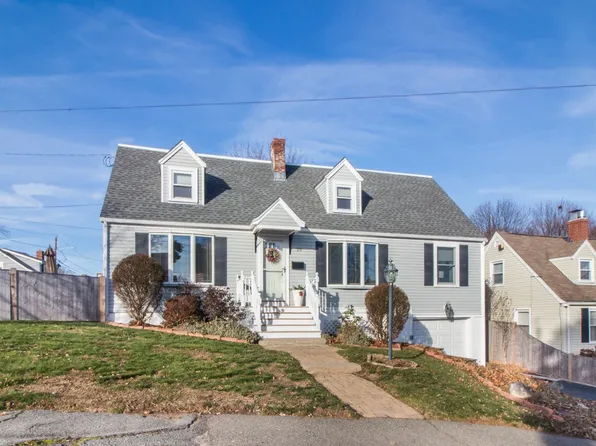29 Standish Rd, Quincy, MA 02171