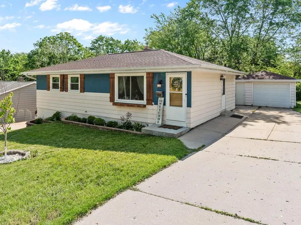 1338 North 10th AVENUE, West Bend, WI 53090