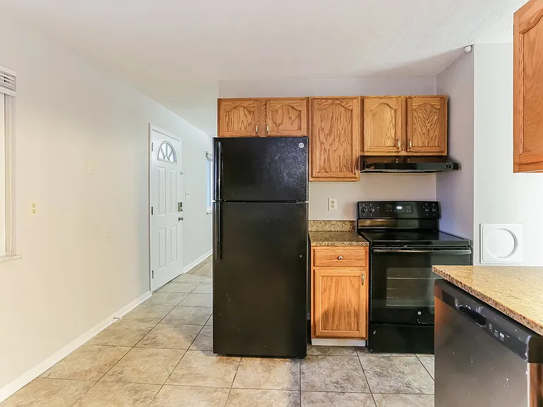 3944 Ivorton Rd E — Photo 9