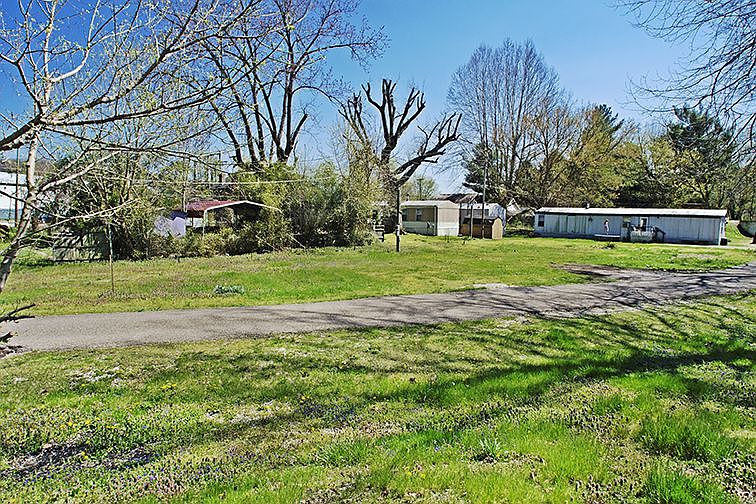 2nd image of 124 Toth Dr