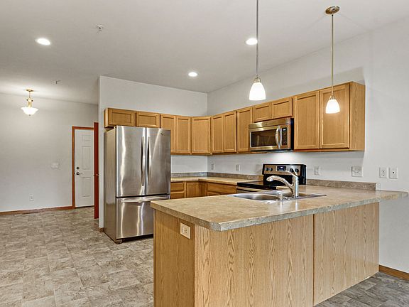 4th image of 513 Sturges St #513