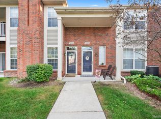 2060 Leighton Dr, Shelby Township, MI 48317