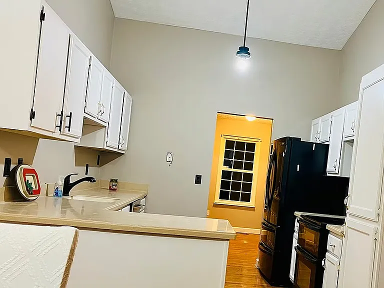 2351 Fernwood Ave — Photo 13
