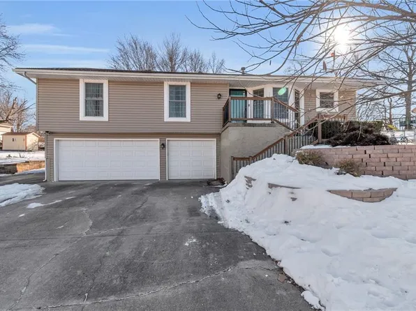 11921 W 49th Ter, Shawnee, KS 66216