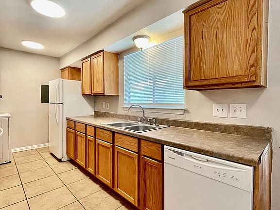 3rd image of 205 S Mitchell St APT 6