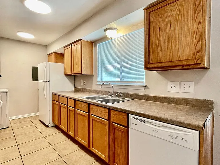 205 S Mitchell St — Photo 3