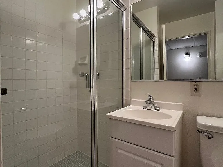 5908 Cedros Ave #6 — Photo 9