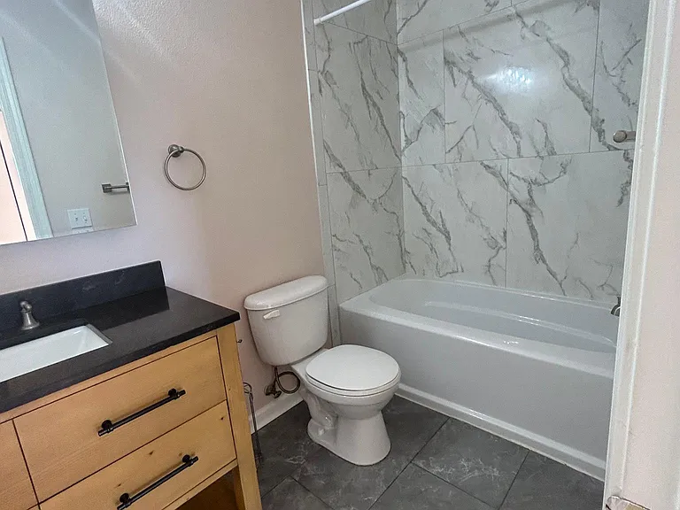 902 Southern Creek Dr — Photo 18