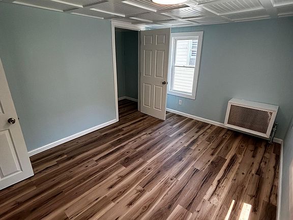 2nd image of 305 Jackson St