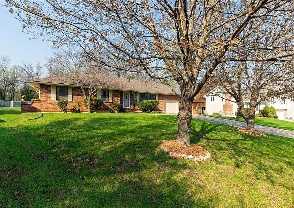 1st image of 3816 NW Dogwood Dr