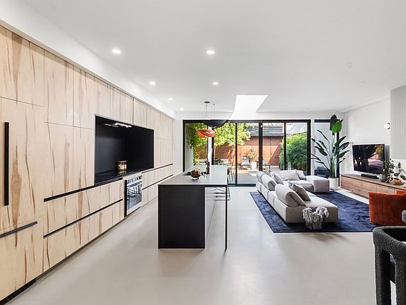 2nd image of 157 Rue Butternut #159