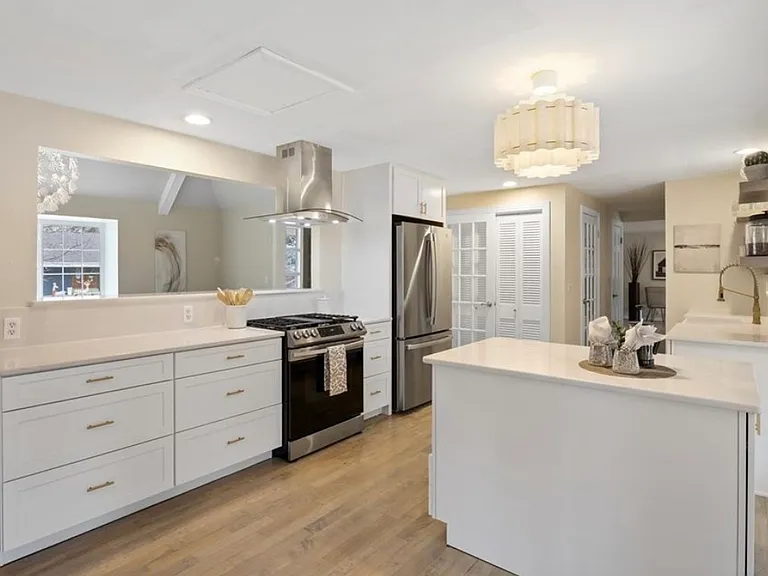 4301 S Alton Pl — Photo 4