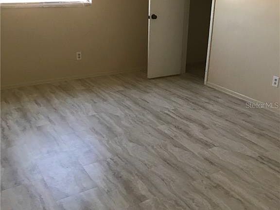4th image of 2954 Warfield Dr
